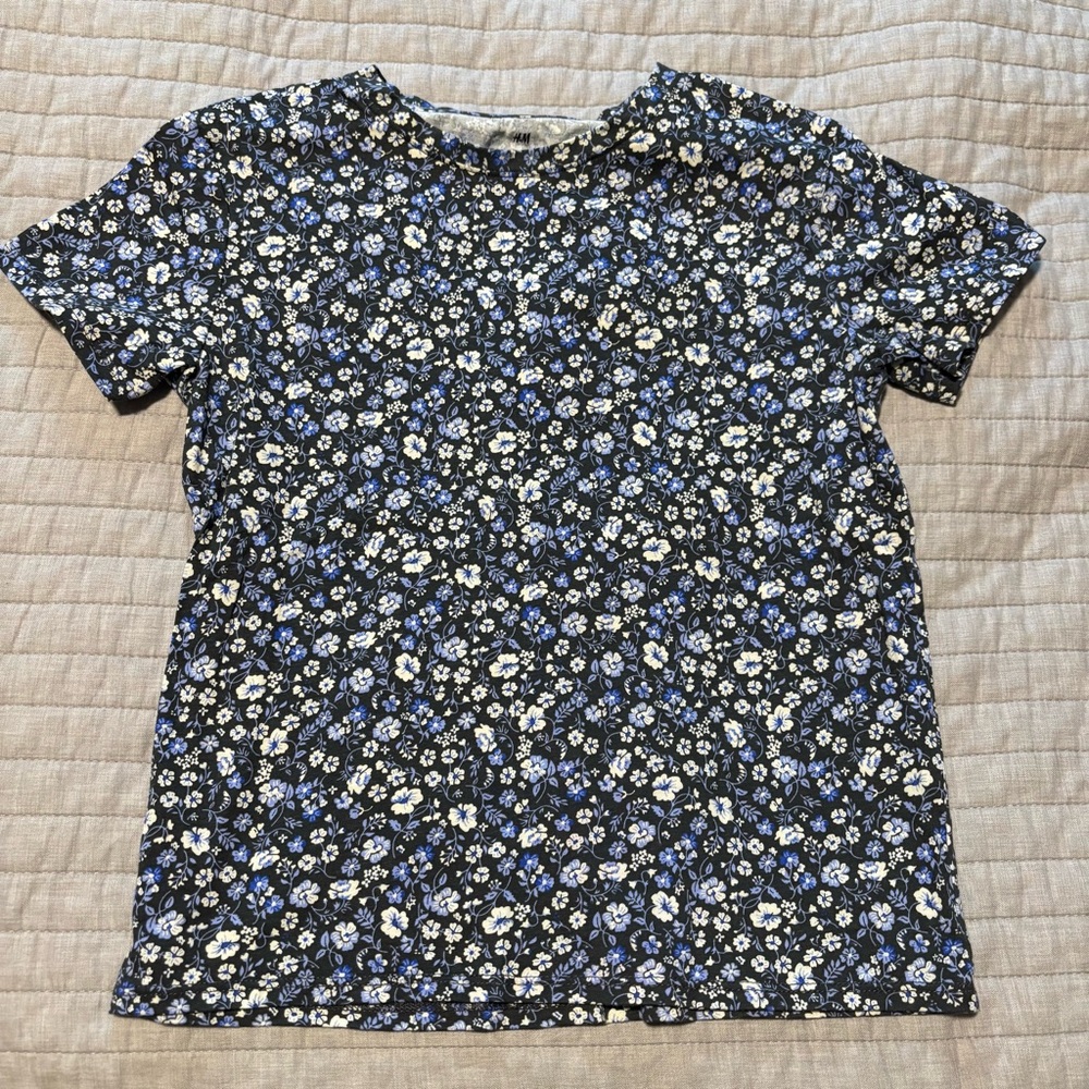 NWOT H&M Floral Crewneck Tee